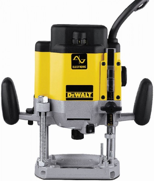 DeWALT Défonceuse DW625E